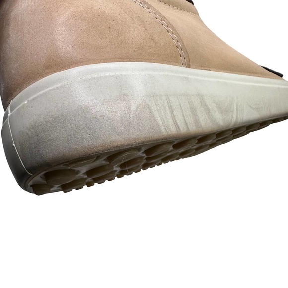 Ecco | Women | Soft 7 Neutral Leather Extra Wide Casual Sneakers | Size 10 - Picture 11 of 14